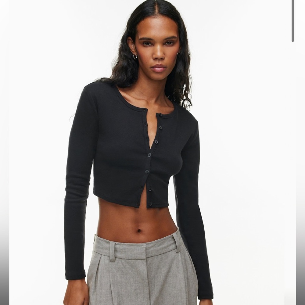 Aritzia Black Cropped Button-Up Long Sleeve Top